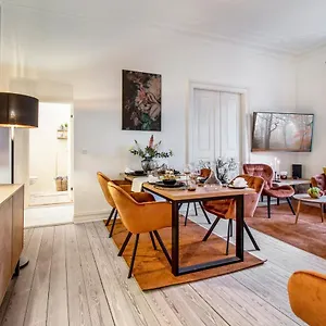 https://the-modern-aarhus-getaway.aarhushotels.net